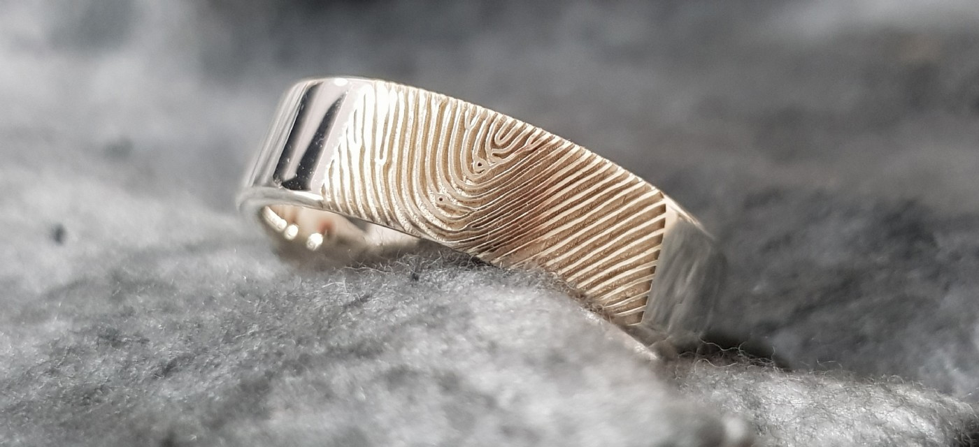 Ring met vingerafdruk