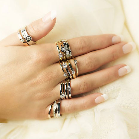 Geelgouden memoireringen met diamant