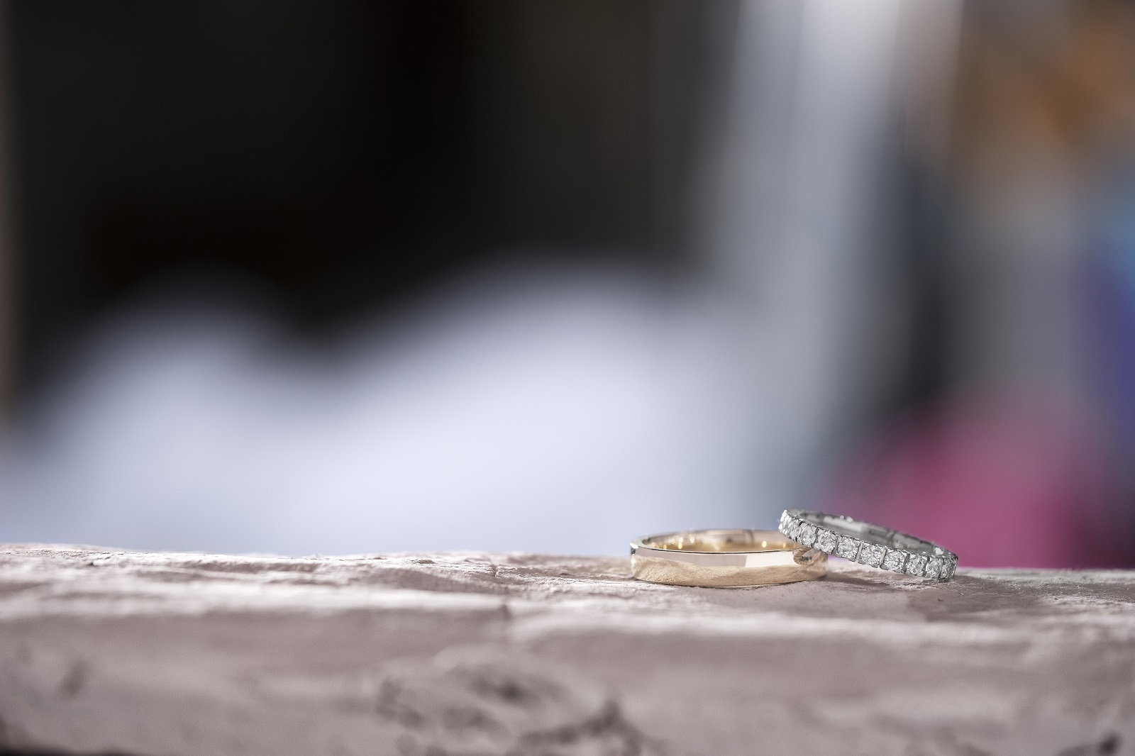 Gladde ring of volgezet met diamanten