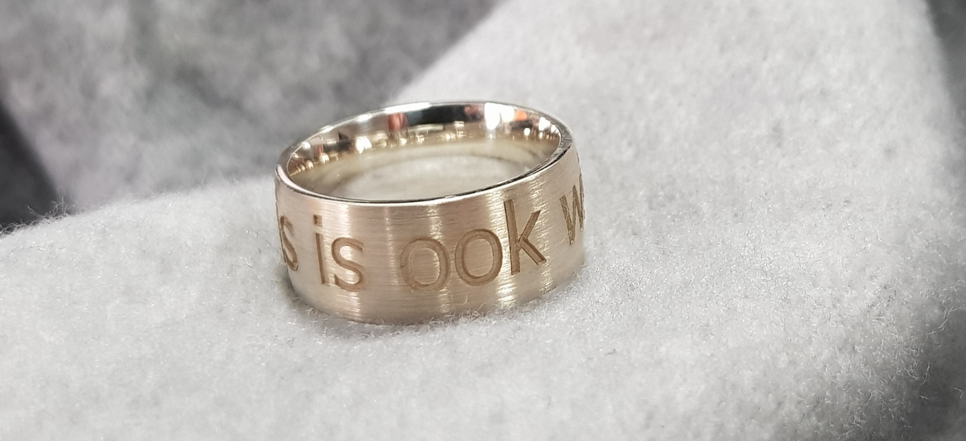 Ring met buitenkant gravure