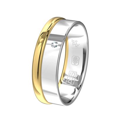 Een strakke, glanzende Argentium ring met daarnaast een subtiele bolle geelgouden rand. In het Argentium is ruim plaats voor een fonkelende briljant.