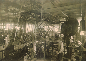 Het Aller Spanninga atelier in vroeger tijden.