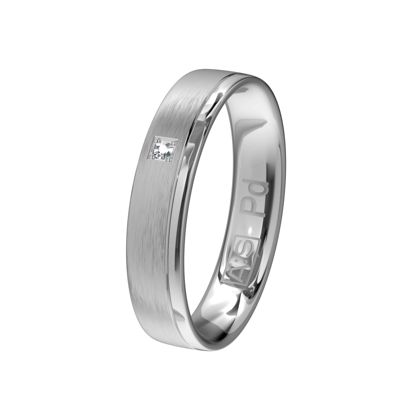 Deze ringen bieden een leven lang hoog draagcomfort. De damesring is door onze goudsmeden voorzien van een briljant. Deze ringen worden gemaakt in 14 karaat palladium.