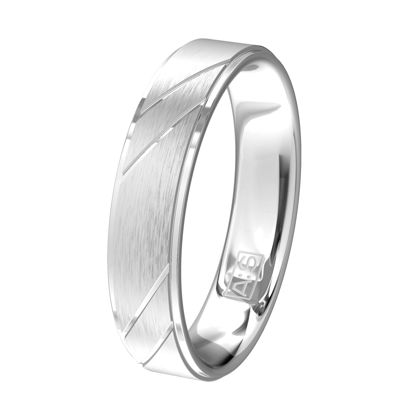 Dat moment waarop jullie elkaar deze zilveren ring mogen aanschuiven... dat is toch waar het echt om draait!