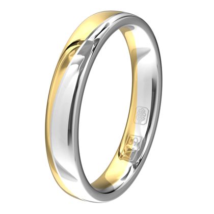 Cette bague en or jaune séduit par son élégant décroché, créant un effet de relief original et plein de charme.
