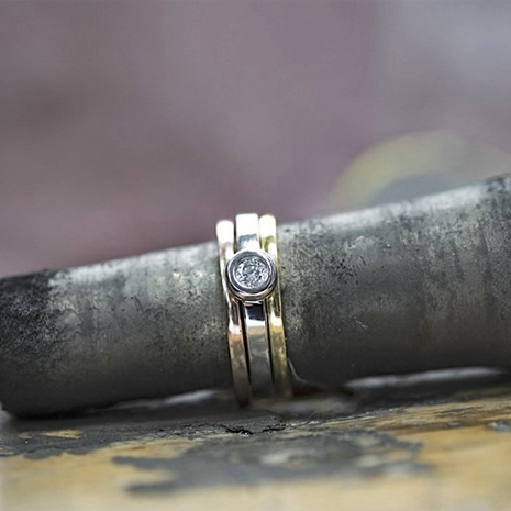 Solitaire Ring Met Aanschuifringen Ernaast