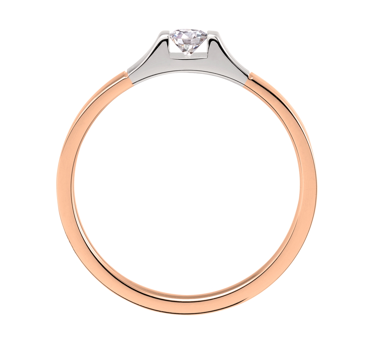 Strak vormgegeven roodgouden solitairring waarbij onze diamantzetters in deze ring hebben gekozen voor een briljant van 0,15 ct.