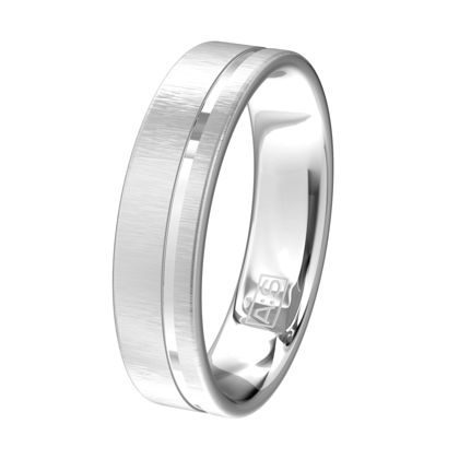 Deze ring bevat sierlijke geslepen lijnen, met een fonkelende briljant.