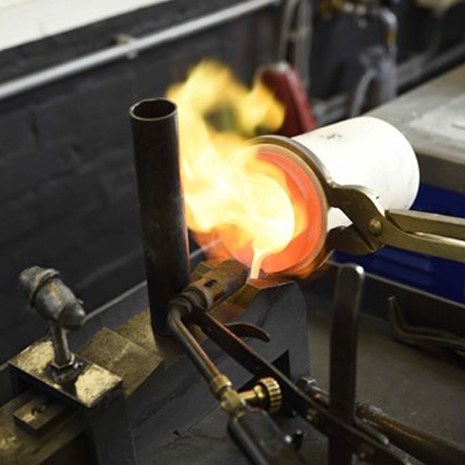 Brander Met Gereedschap Klein