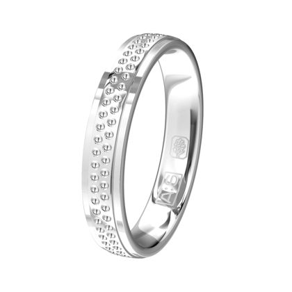 Alleen het woord 'ja' komt in je op als je deze fonkelende witgouden ring ziet