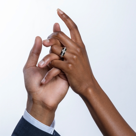 Memoirering En Aanschuifringen Om Ringvinger