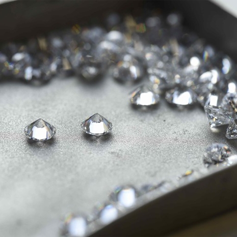 Diamanten In Een Bakje