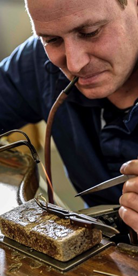 Diamantzetter Aan Het Werk