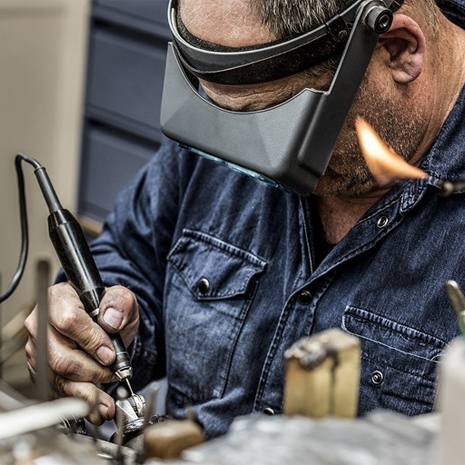 Diamantzetter Aan Het Werk