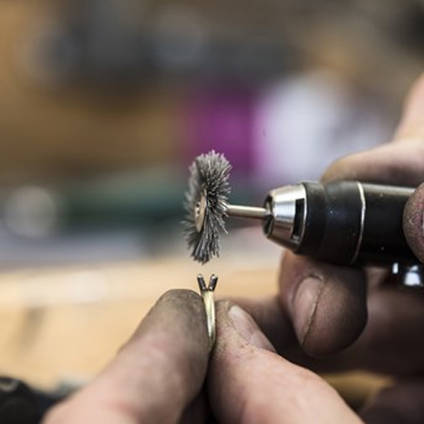 Zetting Solitairring Schoonmaken