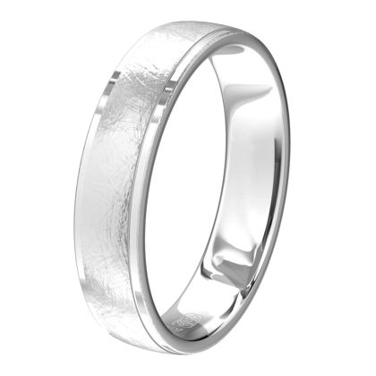 Si vous recherchez une bague pratique, ne cherchez plus! Cette bague en or blanc avec une finition mate effet givré est robuste et résiste parfaitement aux chocs du quotidien.