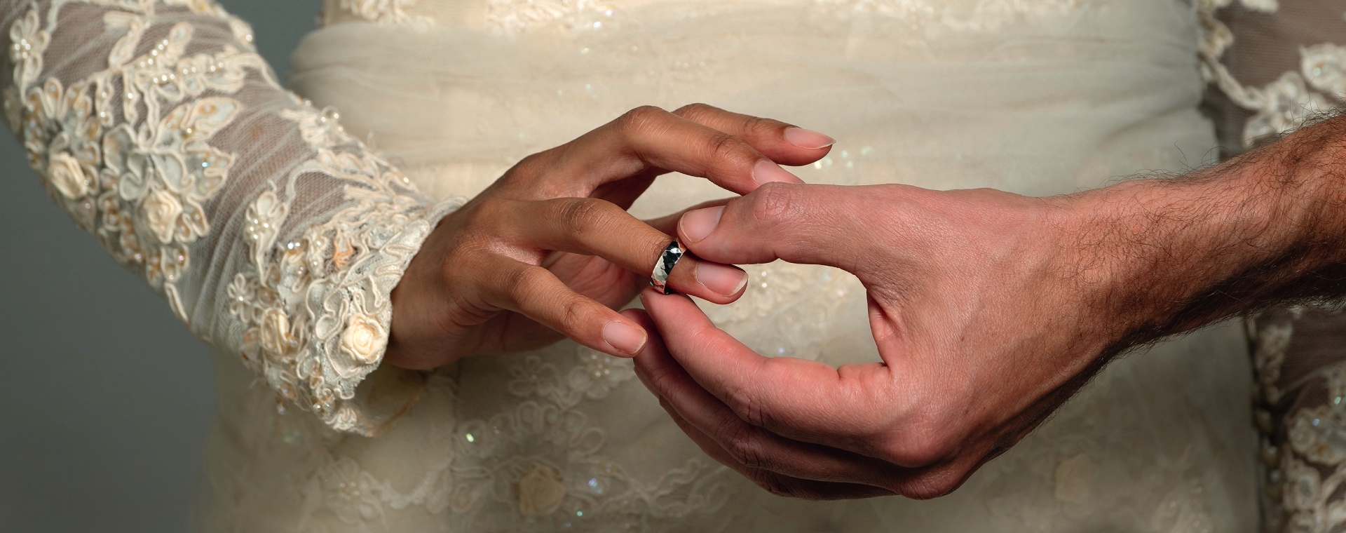 Welke ringmaterialen zijn het witst?