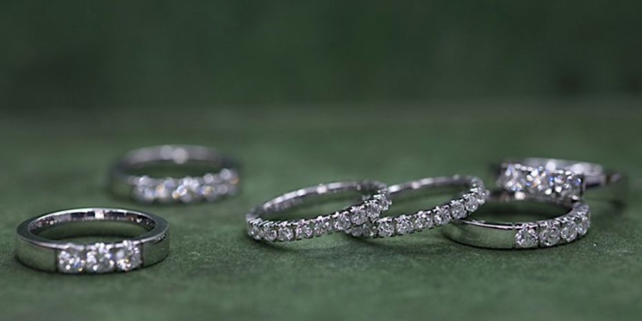 Witgouden Memoireringen Op Groene Ondergrond