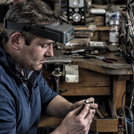 Diamantzetter Aan Het Werk