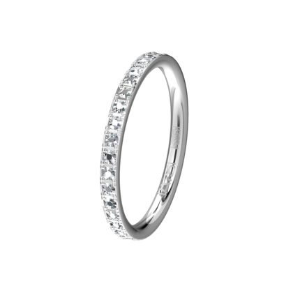 Deze elegante witgouden aanschuifring is rondom volgezet met briljanten en vormt een perfecte combinatie met bijvoorbeeld een meerkleurige Memoire-ring.