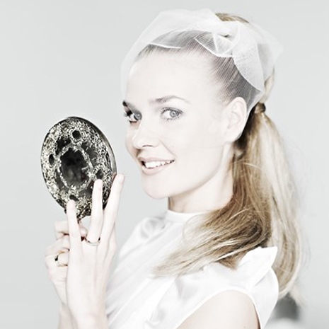 Dame met handspiegel