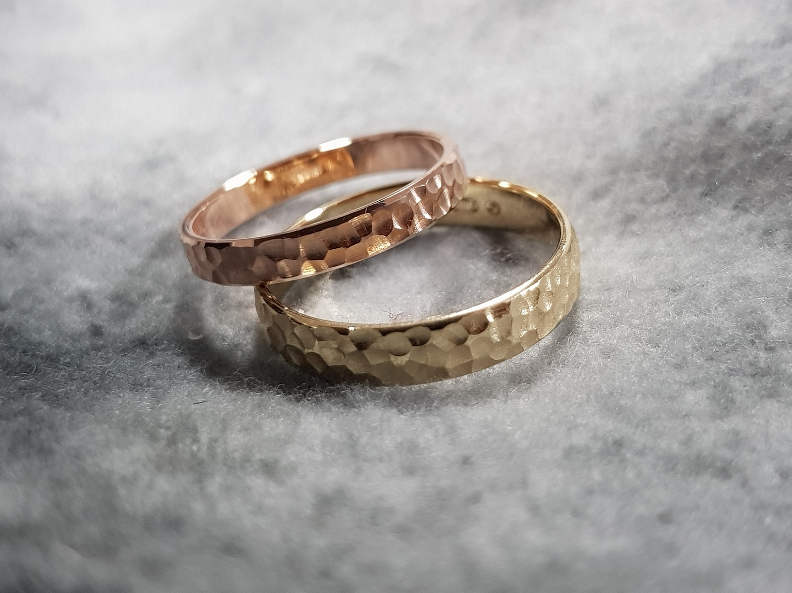 Afwijken in kleur en bewerking