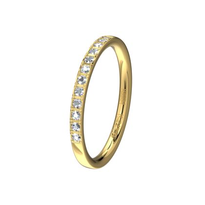 Een elegante geelgouden aanschuifring voor éénderde deel volgezet met briljanten. Een perfecte combinatie met bijvoorbeeld een Memoirering.