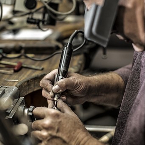 Diamantzetter Aan Het Werk