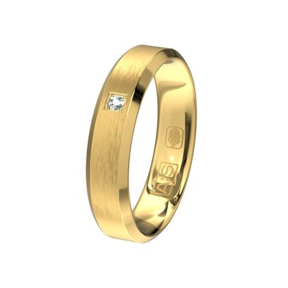De gepolijste schuine zijkanten geven deze ring een unieke uitstraling. Om dit te accentueren is de briljant door de diamantzetters in een vierkant geplaatst