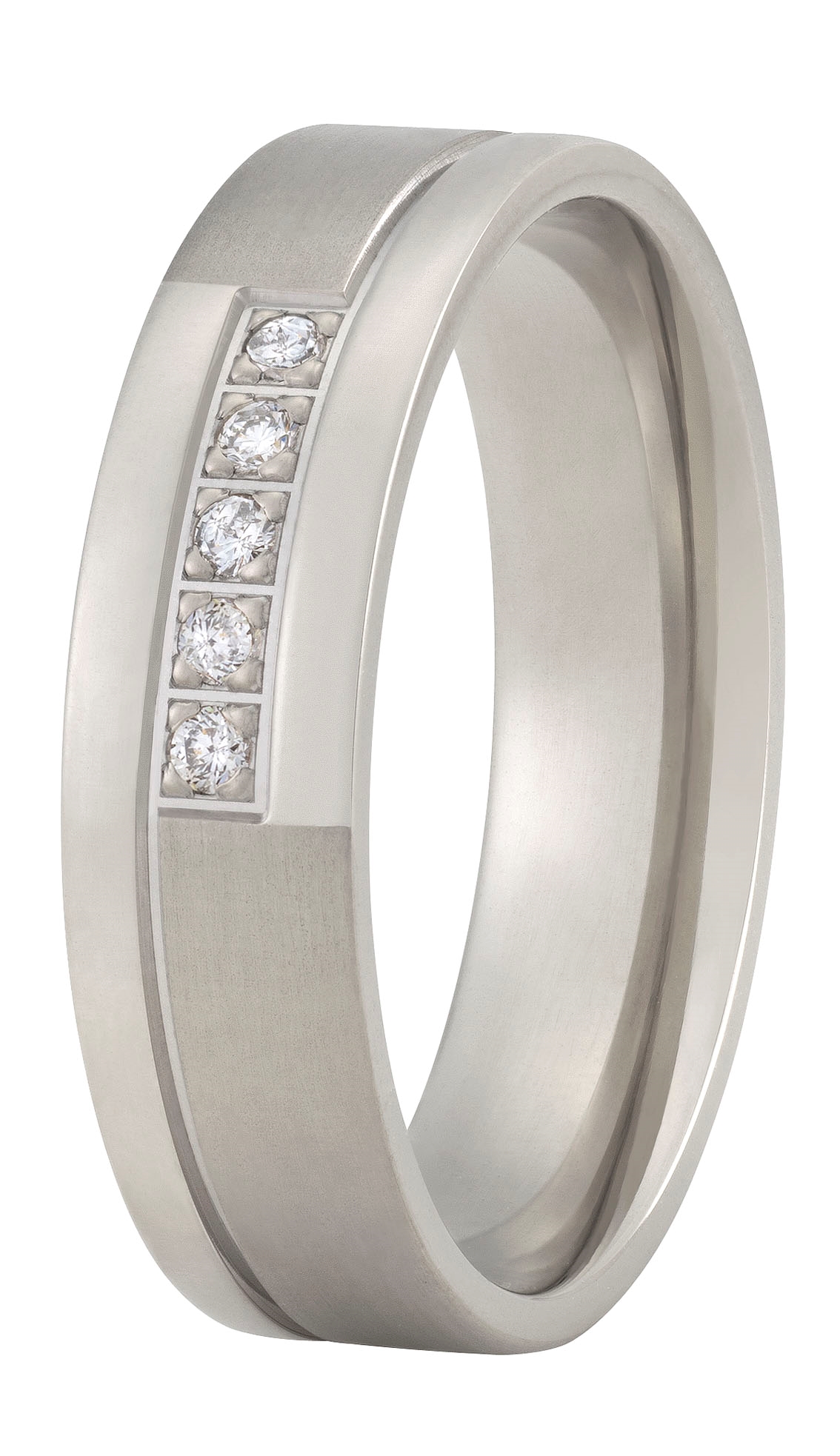 Deze strakke ring is voorzien van een recht lijnenspel. Om dit karakter te versterken hebben onze diamantzetters in dezelfde stijl vijf briljanten geplaatst.